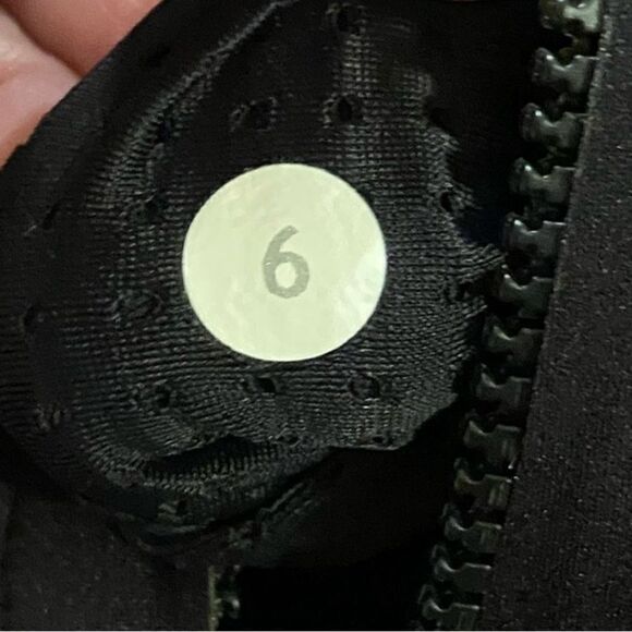 Lululemon Var-City Bomber Jacket - Picture 10 of 12